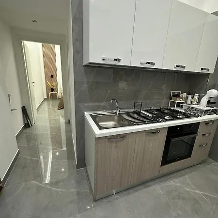 Dg Lovely Apartament Neapol